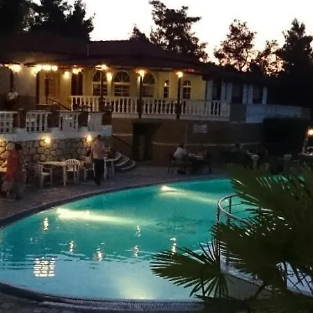 Kassandra Bay فندق