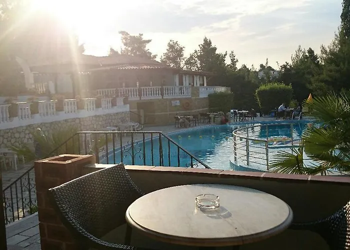 Otel Kassandra Bay 2*